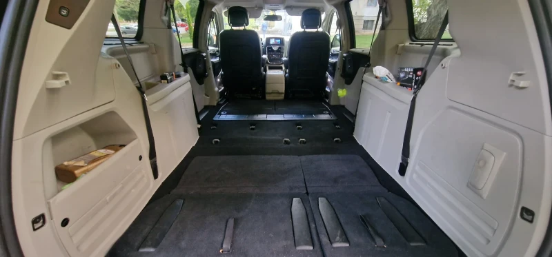 Lancia Voyager, снимка 7 - Автомобили и джипове - 52366022