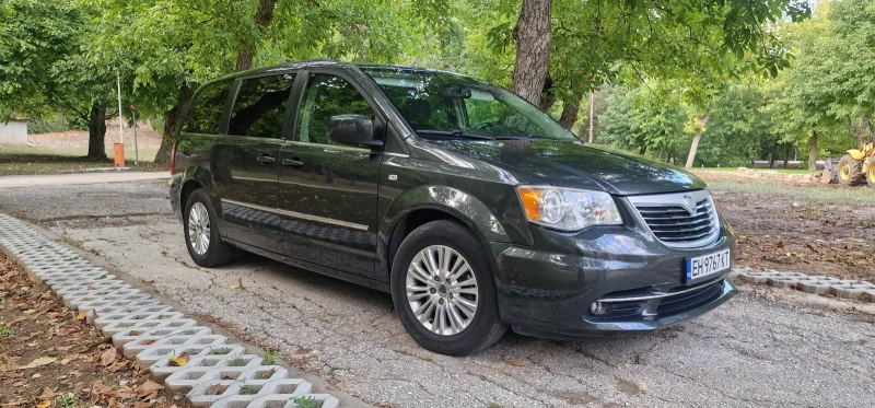 Lancia Voyager, снимка 4 - Автомобили и джипове - 52366022