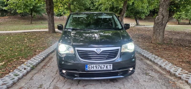 Lancia Voyager, снимка 11 - Автомобили и джипове - 52366022