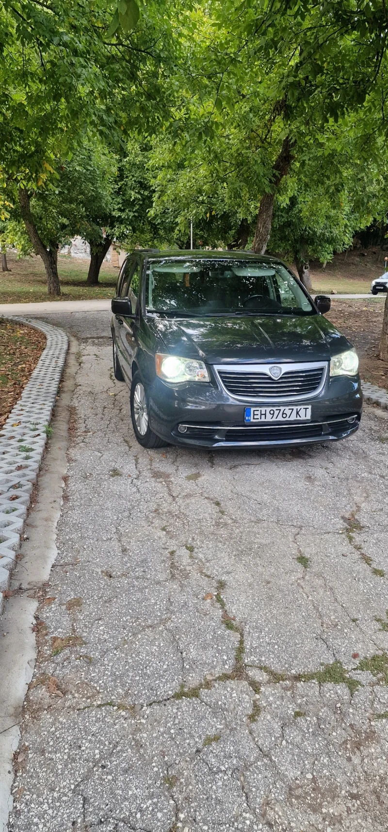 Lancia Voyager, снимка 3 - Автомобили и джипове - 52366022