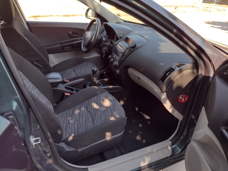 Kia Ceed, снимка 12 - Автомобили и джипове - 52340112