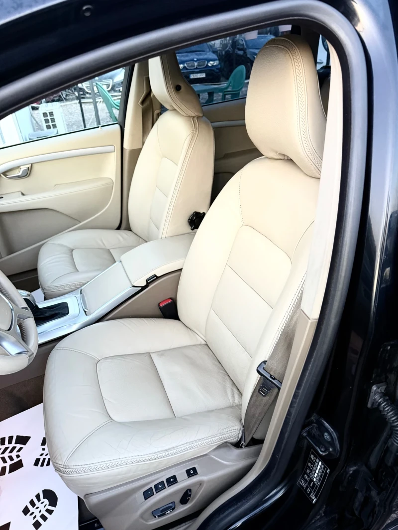 Volvo Xc70 2.4D5  215к.с  AWD Facelift Швейцария , снимка 10 - Автомобили и джипове - 52846868