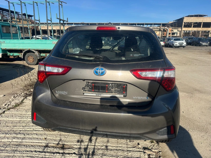 Toyota Yaris 1.5i Hybrid На части, снимка 3 - Автомобили и джипове - 52867029