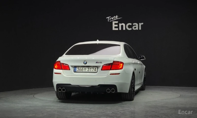 BMW 520, снимка 4 - Автомобили и джипове - 52944411