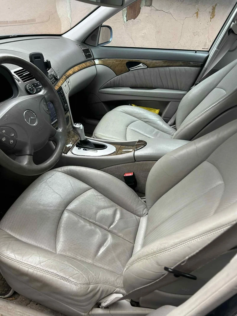 Mercedes-Benz E 280, снимка 14 - Автомобили и джипове - 53064406
