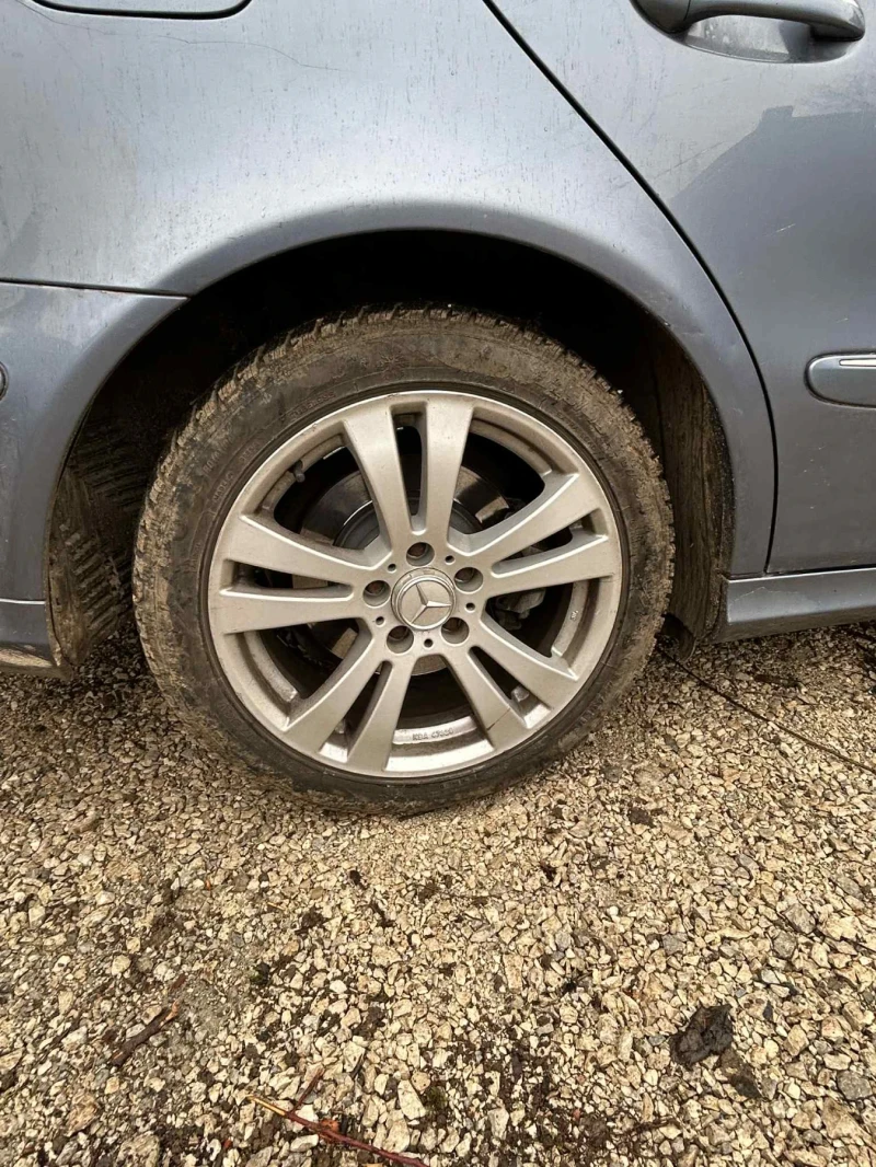 Mercedes-Benz E 280, снимка 8 - Автомобили и джипове - 53064406