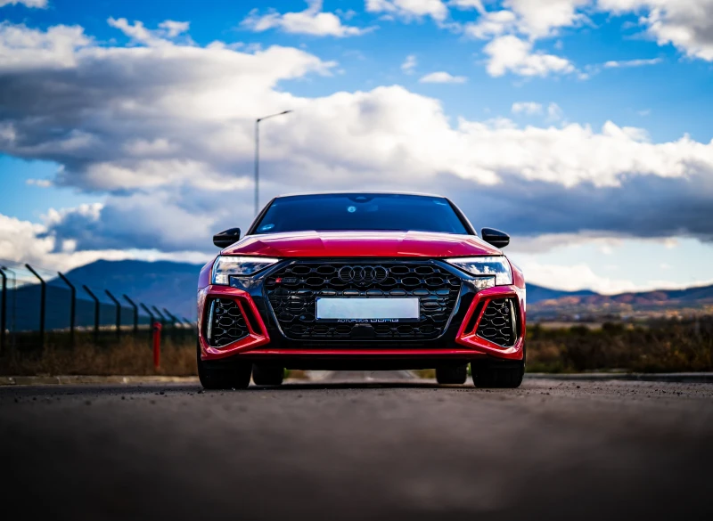 Audi Rs3 / Y8 / 2.5 TFSI/  Limousine / ГАРАНЦИЯ/, снимка 3 - Автомобили и джипове - 53230181