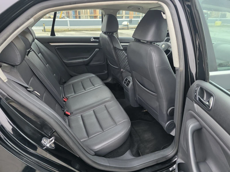 VW Jetta 2.0 TDI DSG, снимка 13 - Автомобили и джипове - 53365776
