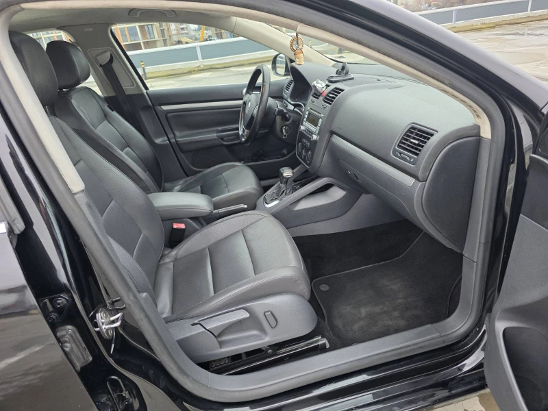 VW Jetta 2.0 TDI DSG, снимка 10 - Автомобили и джипове - 53365776