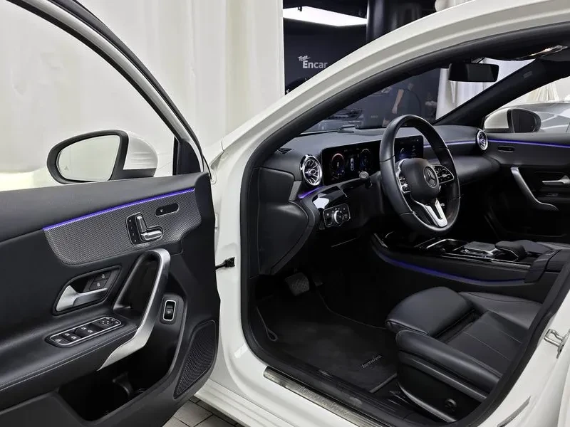 Mercedes-Benz A 220 ПАНОРАМА/ПОДГРЕВИ/КАМЕРИ/НАВИГАЦИЯ, снимка 10 - Автомобили и джипове - 56652954