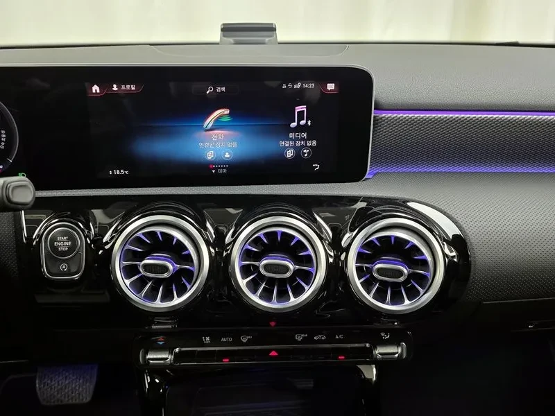 Mercedes-Benz A 220 ПАНОРАМА/ПОДГРЕВИ/КАМЕРИ/НАВИГАЦИЯ, снимка 14 - Автомобили и джипове - 56652954