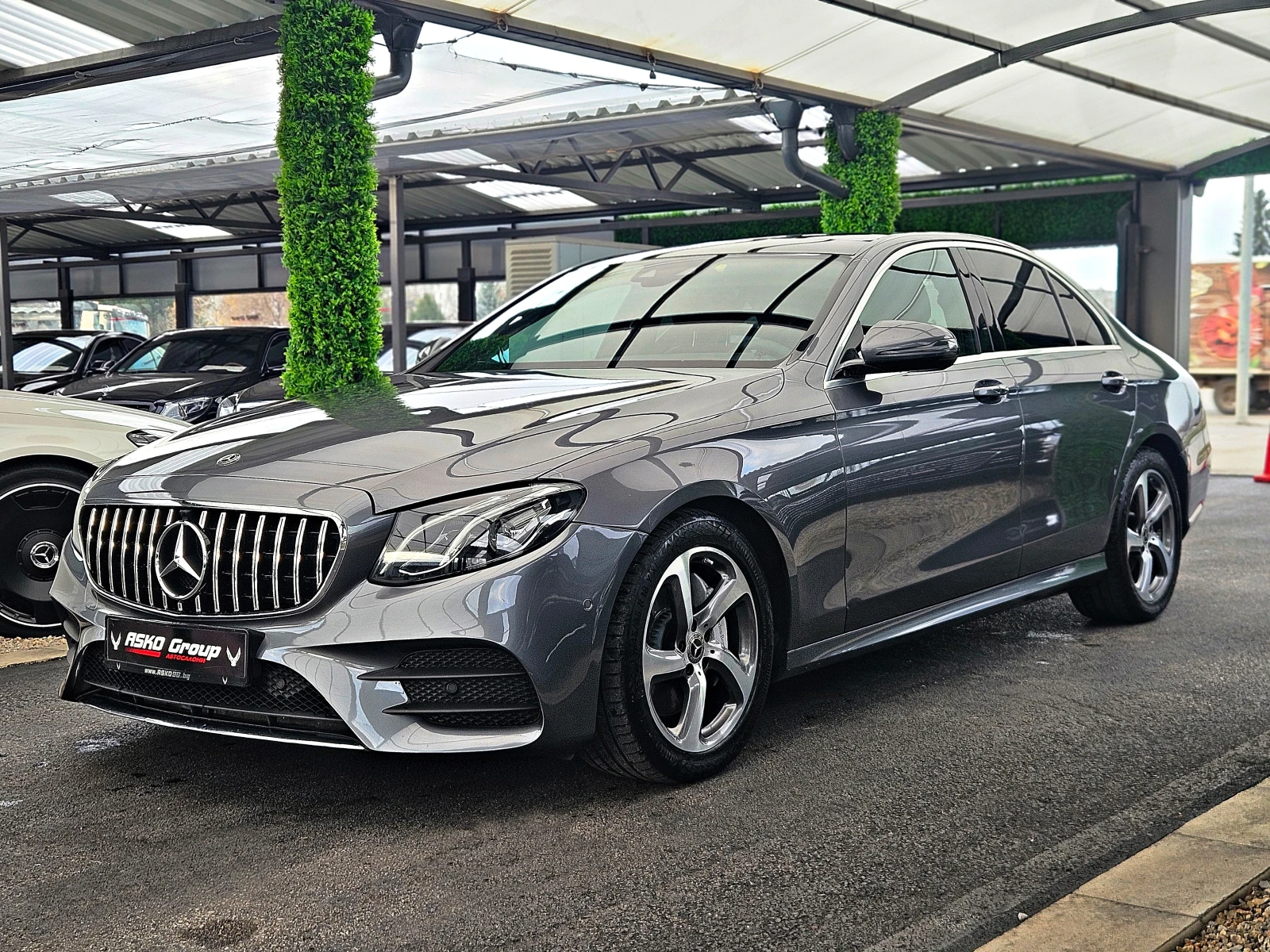 Mercedes-Benz E 220 AMG/4MAT/9G/DISTR/HUD/САМERA/ПОДГРЕВ/CAR PLAY/LIZI, снимка 1