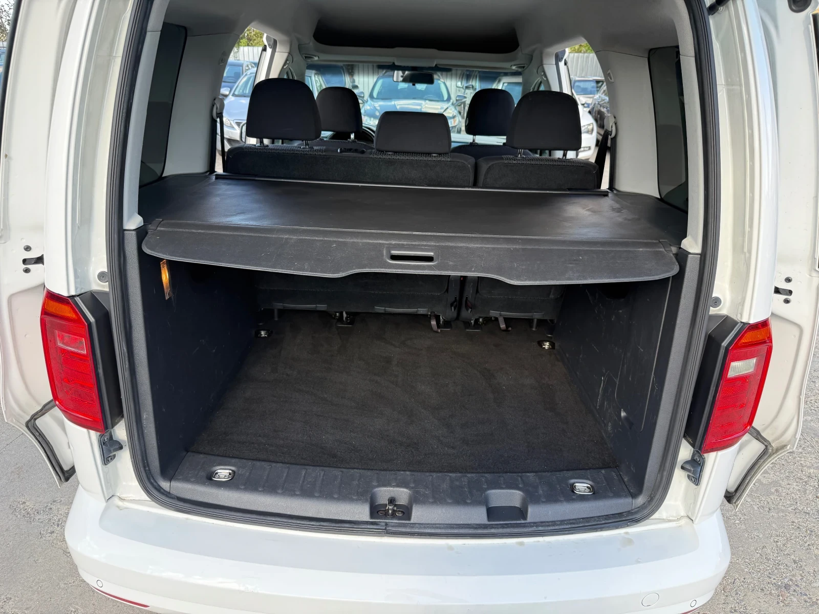 VW Caddy 2.0 tdi DSG 150kc. Дистроник | Mobile.bg — изображение 13
