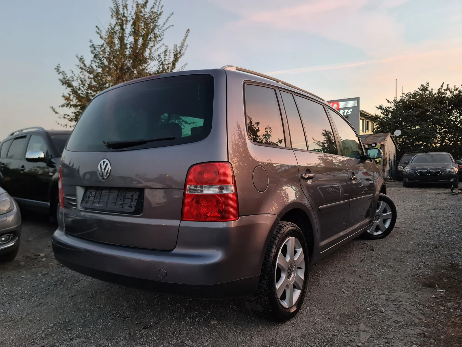 VW Touran БЕЗУПРЕЧНА - изображение 4