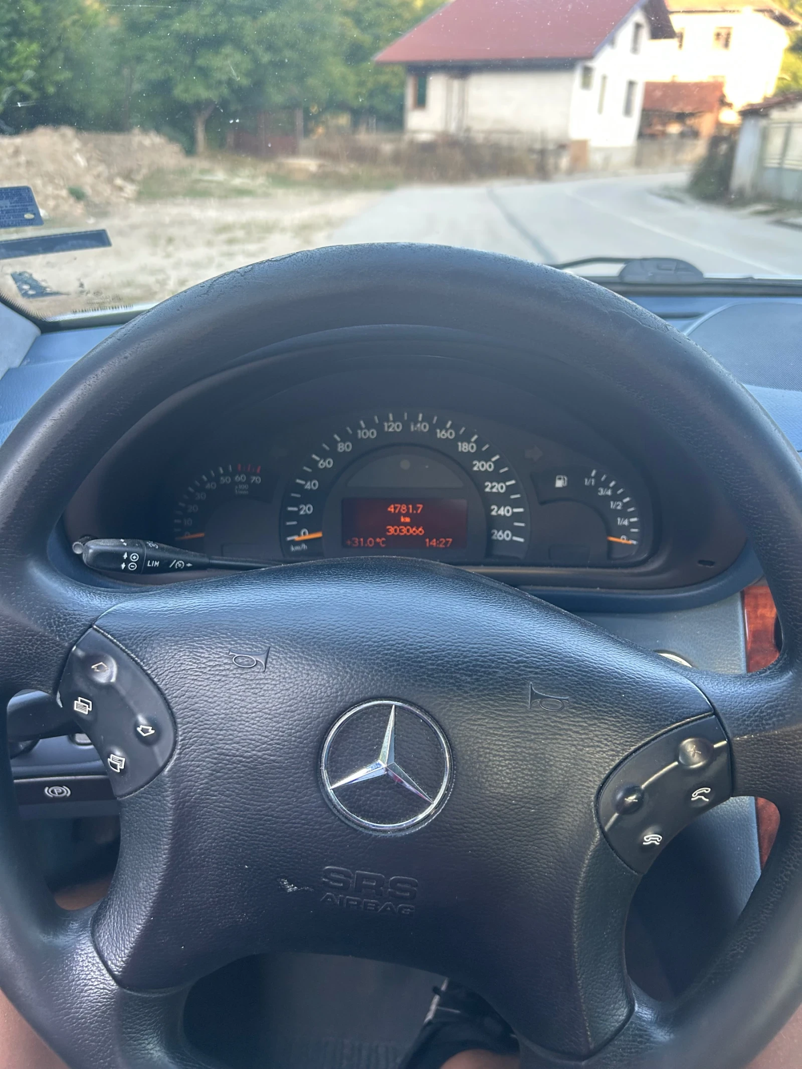 Mercedes-Benz C 180  - изображение 7