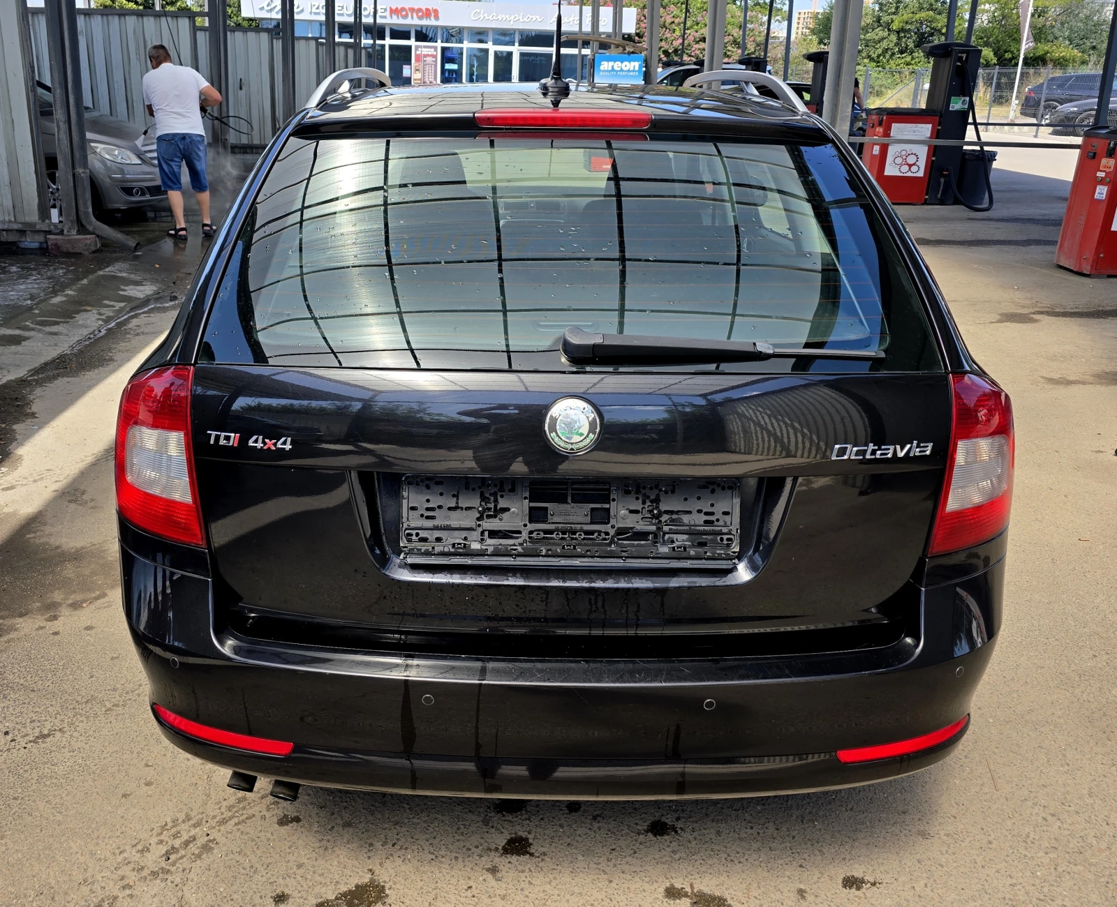 Skoda Octavia 2.0Common Rail/4x4/КАТО НОВ - изображение 6