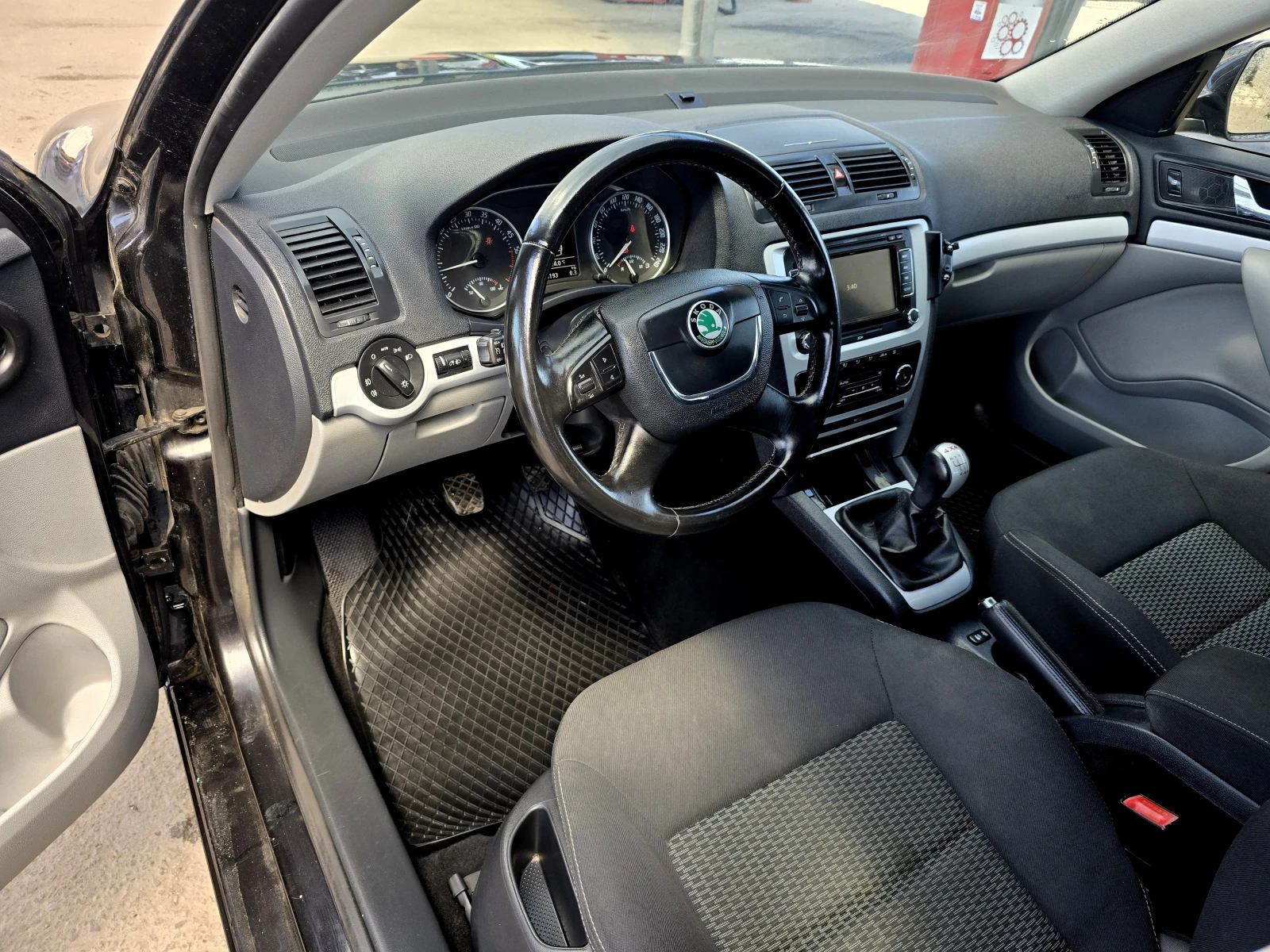 Skoda Octavia 2.0Common Rail/4x4/КАТО НОВ - изображение 9