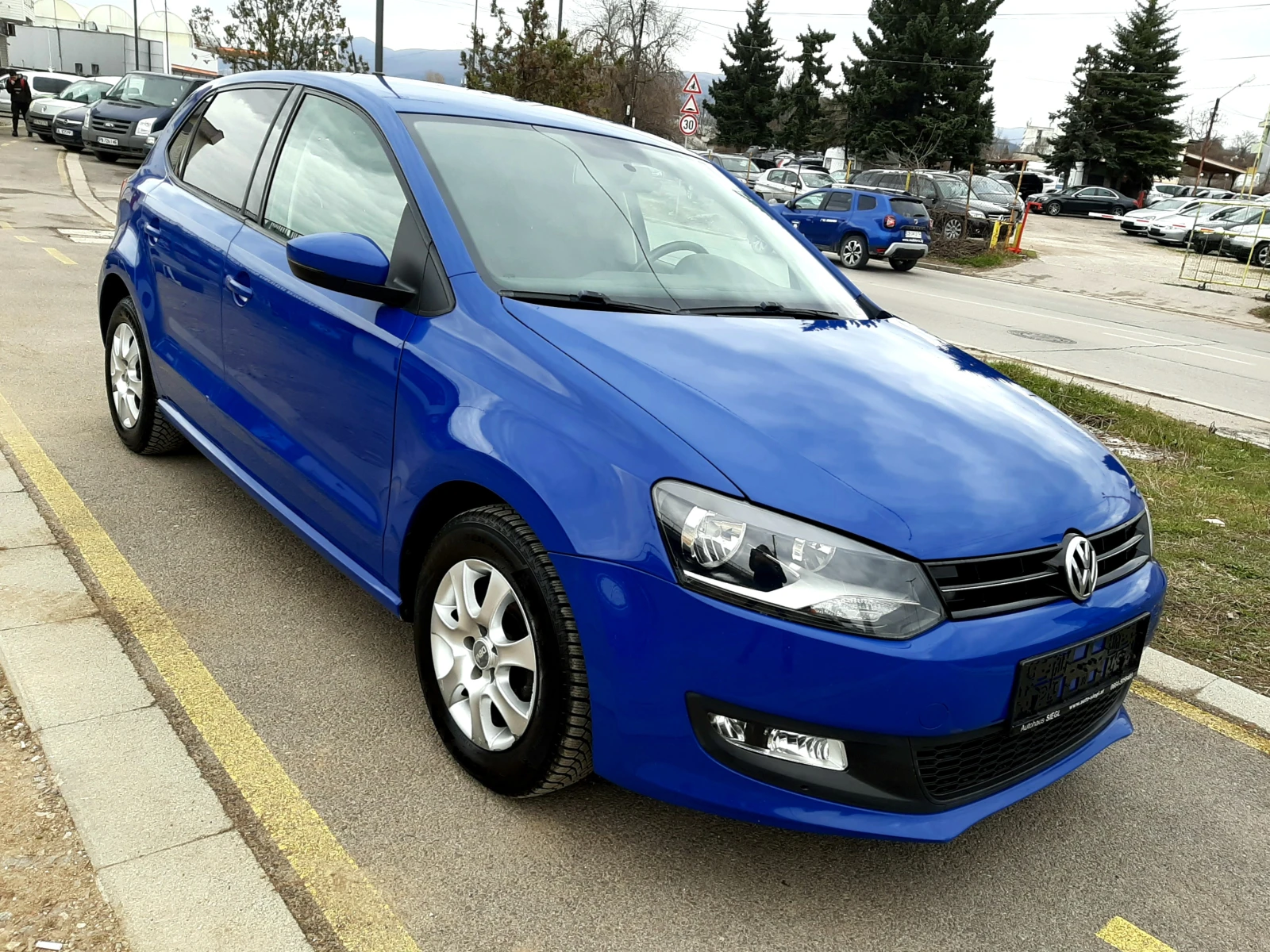 VW Polo EURO-5B-HIGHLINE ! ! ! , снимка 3 - Автомобили и джипове - 53978858