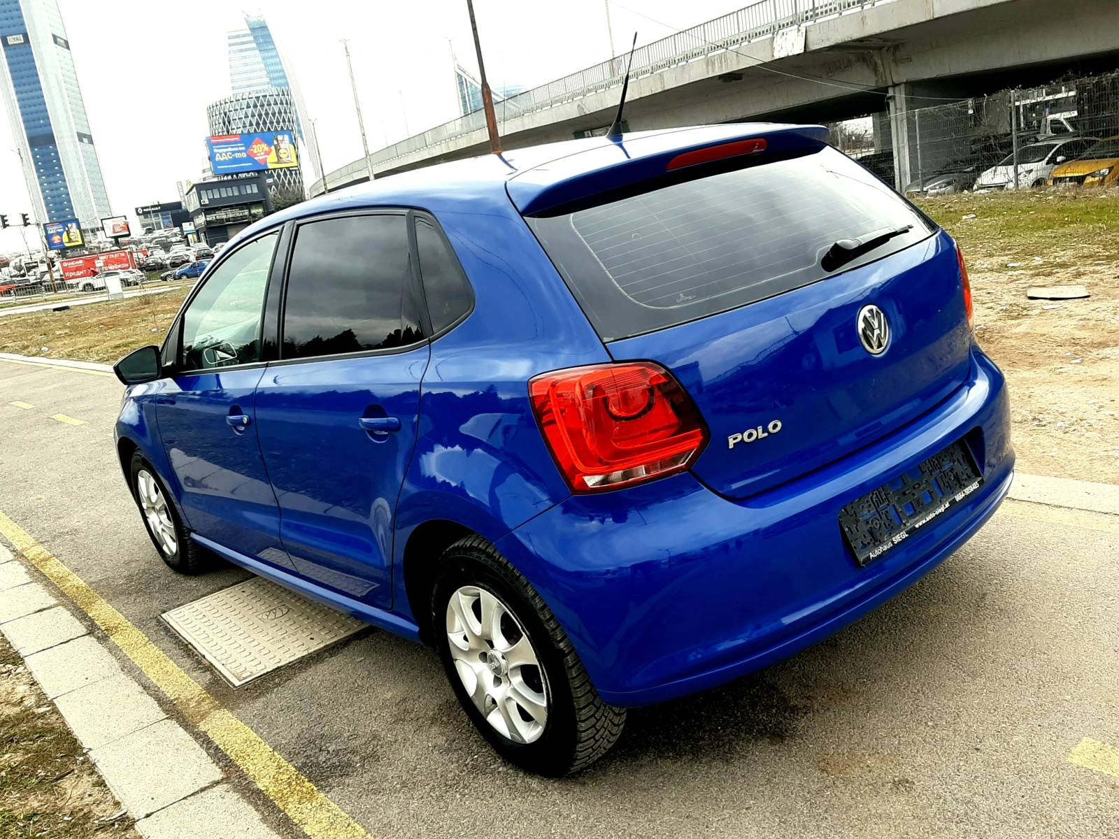 VW Polo EURO-5B-HIGHLINE ! ! ! , снимка 4 - Автомобили и джипове - 53978858