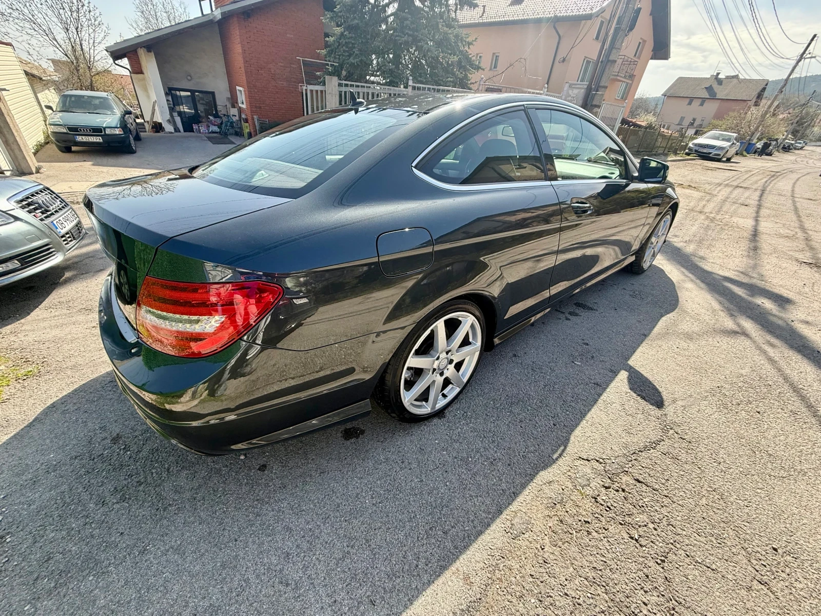 Mercedes-Benz C 250 AMG, Сменени ВЕРИГИ, Купе, отличен, снимка 9 - Автомобили и джипове - 54225416