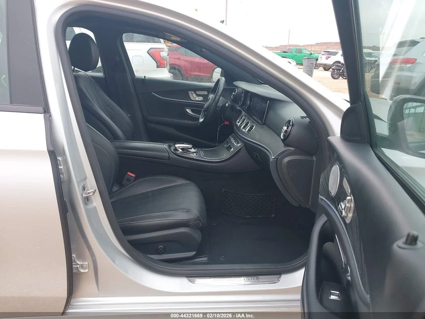 Mercedes-Benz E 300 2.0L I-4 DI, DOHC, VVT, TURBO, 241HP Rear Wheel | Mobile.bg � ����������� 5