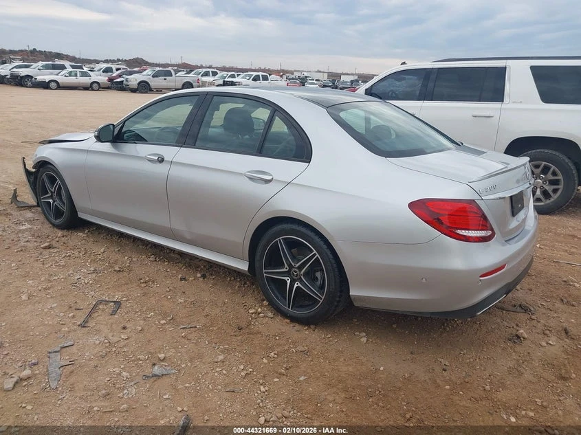 Mercedes-Benz E 300 2.0L I-4 DI, DOHC, VVT, TURBO, 241HP Rear Wheel | Mobile.bg � ����������� 3