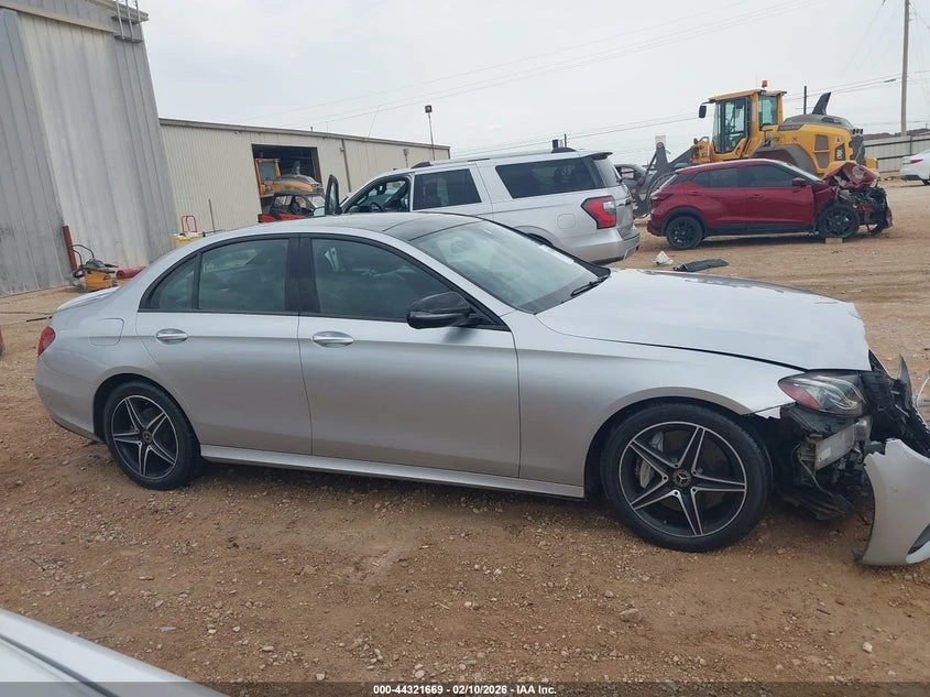 Mercedes-Benz E 300 2.0L I-4 DI, DOHC, VVT, TURBO, 241HP Rear Wheel | Mobile.bg � ����������� 13