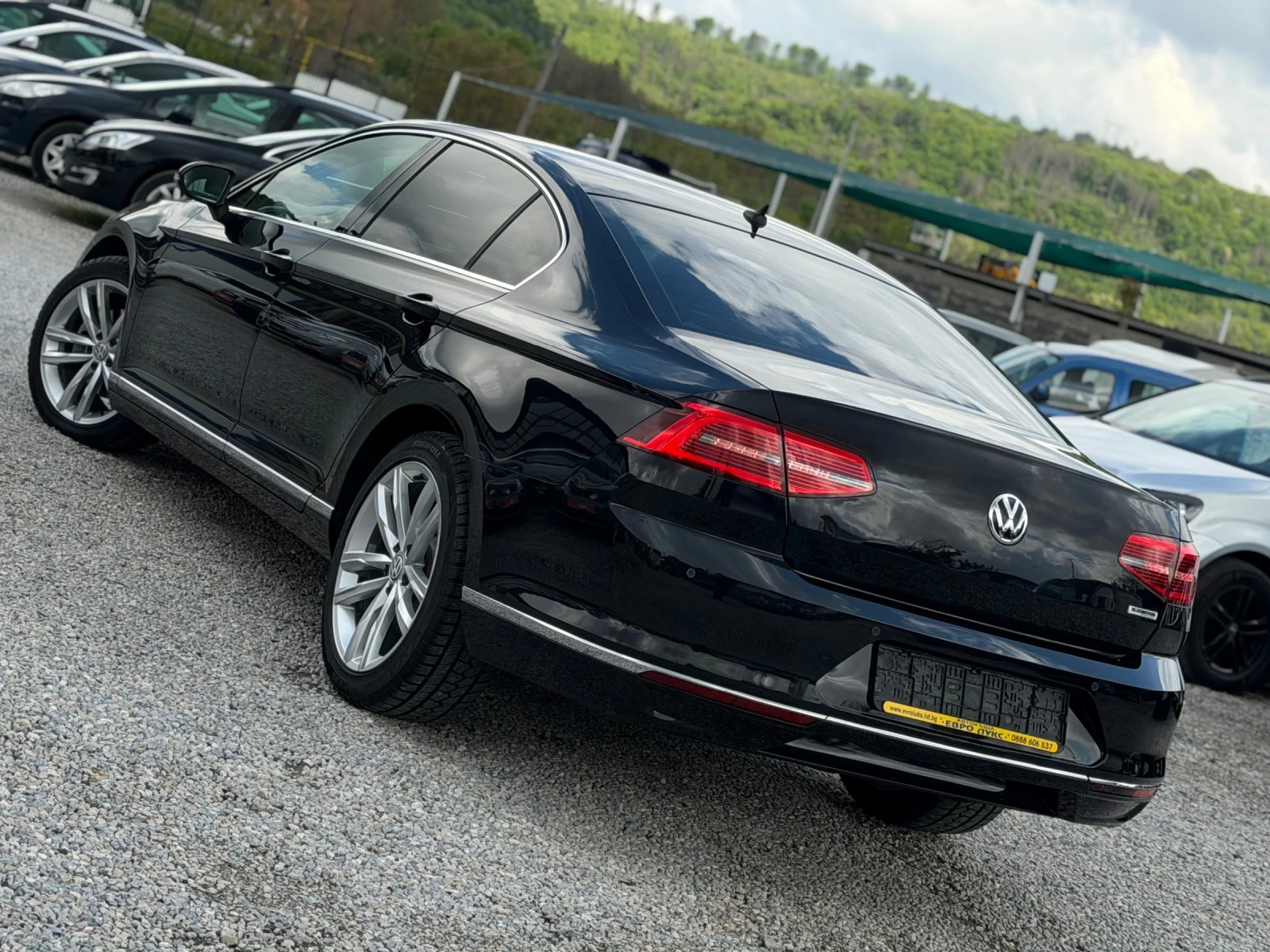 VW Passat 2.0TDI 150кс DIGITAL 360-камери АЛКАНТАРА ПОДГРЕВ , снимка 4 - Автомобили и джипове - 54390126