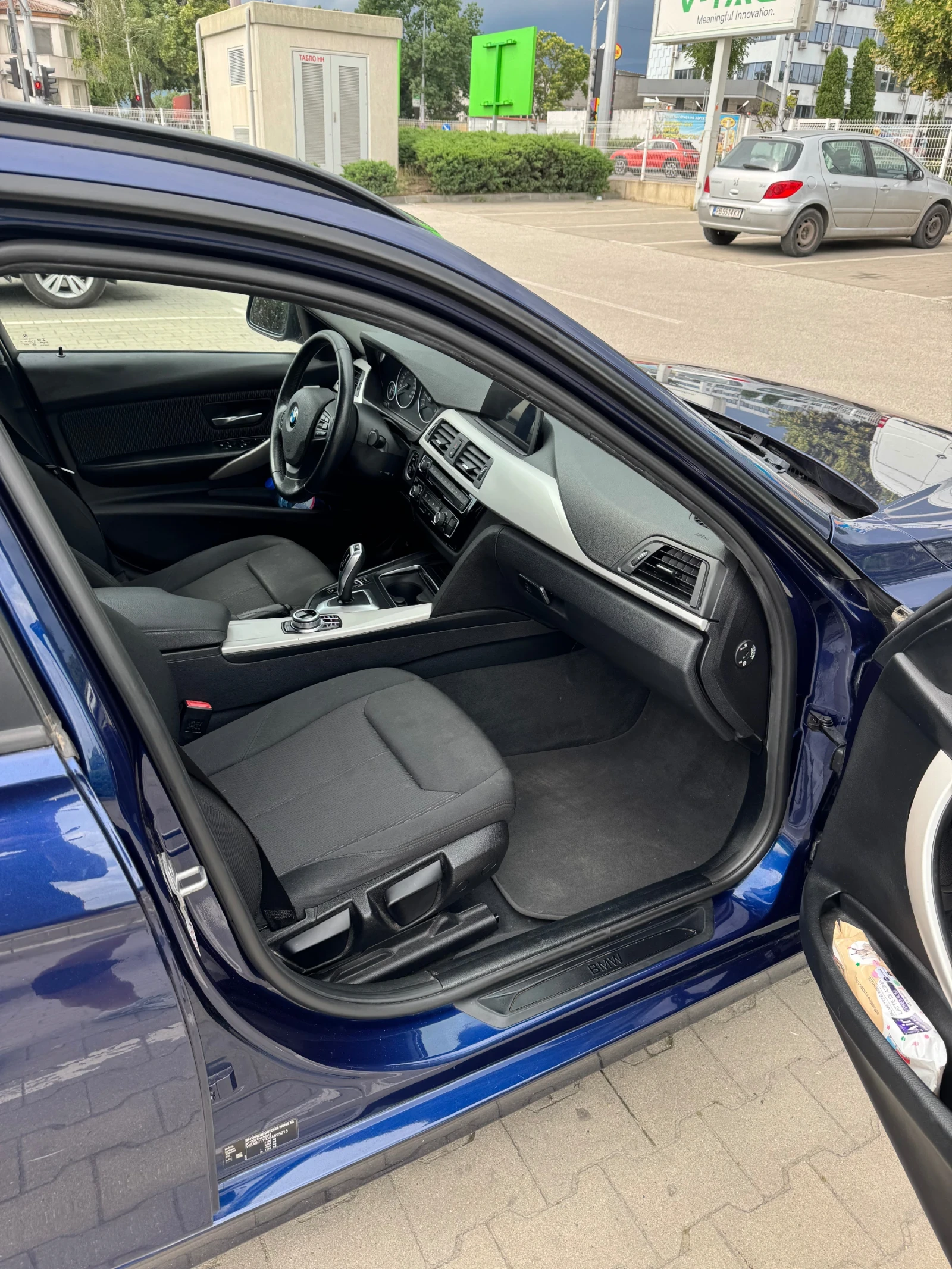 BMW 320 2.0 XDRIVE 190кс., снимка 8 - Автомобили и джипове - 54778498