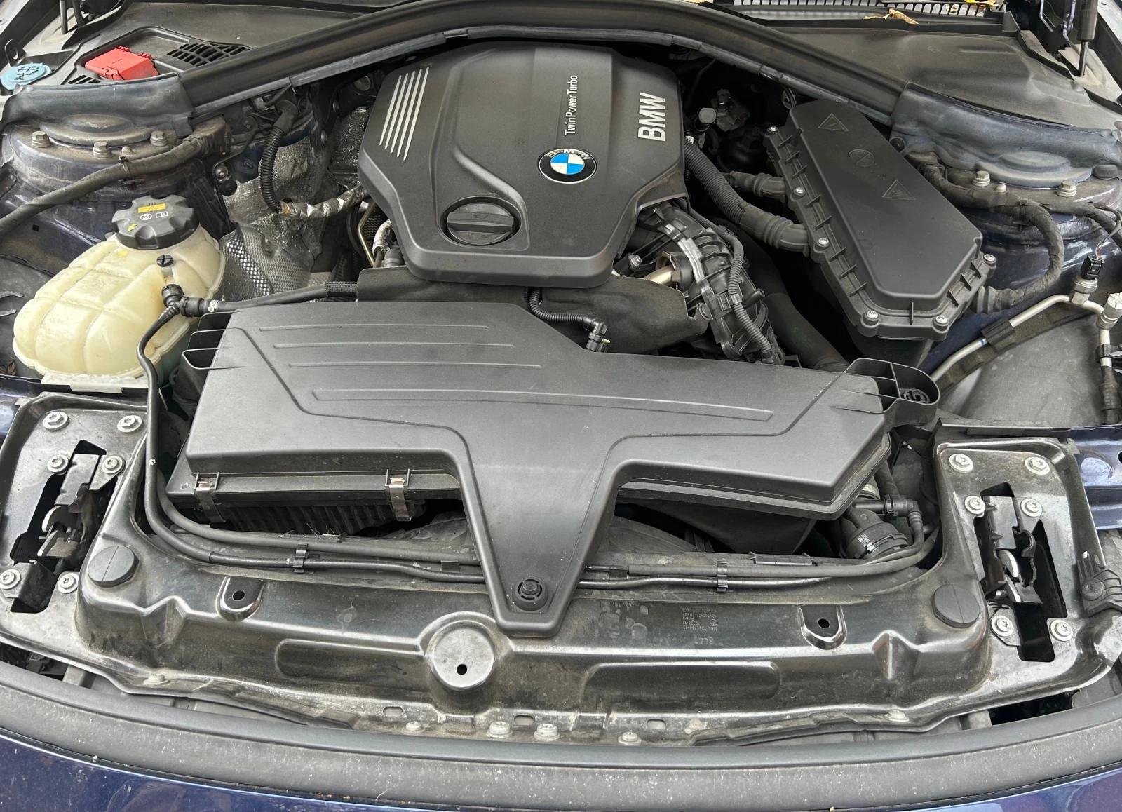 BMW 320 2.0 XDRIVE 190кс., снимка 16 - Автомобили и джипове - 54778498