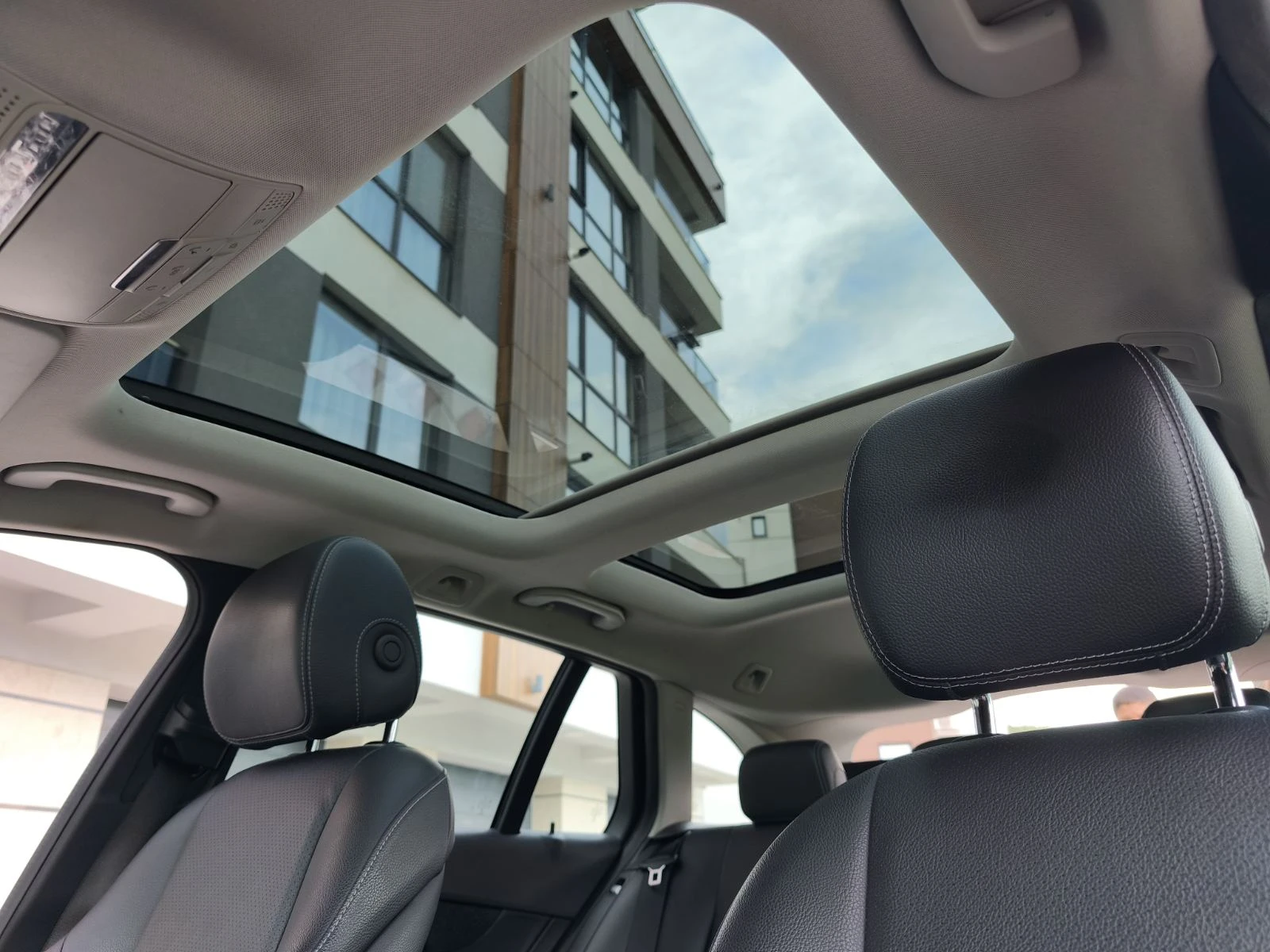Mercedes-Benz C 220 9G-TRONIC 4 MATIC PANORAMA EURO 6B, снимка 9 - Автомобили и джипове - 54867176