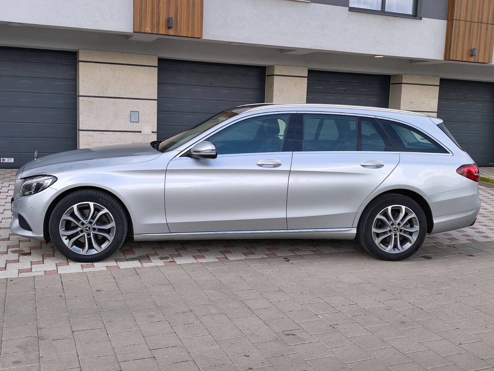 Mercedes-Benz C 220 9G-TRONIC 4 MATIC PANORAMA EURO 6B, снимка 3 - Автомобили и джипове - 54867176