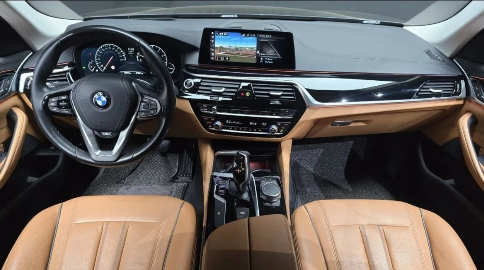BMW 520 (G30) 520i Luxury, снимка 3 - Автомобили и джипове - 55286855