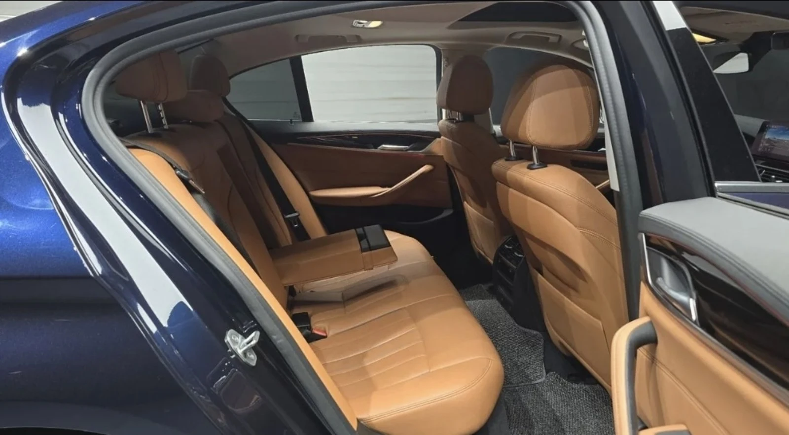 BMW 520 (G30) 520i Luxury, снимка 10 - Автомобили и джипове - 55286855