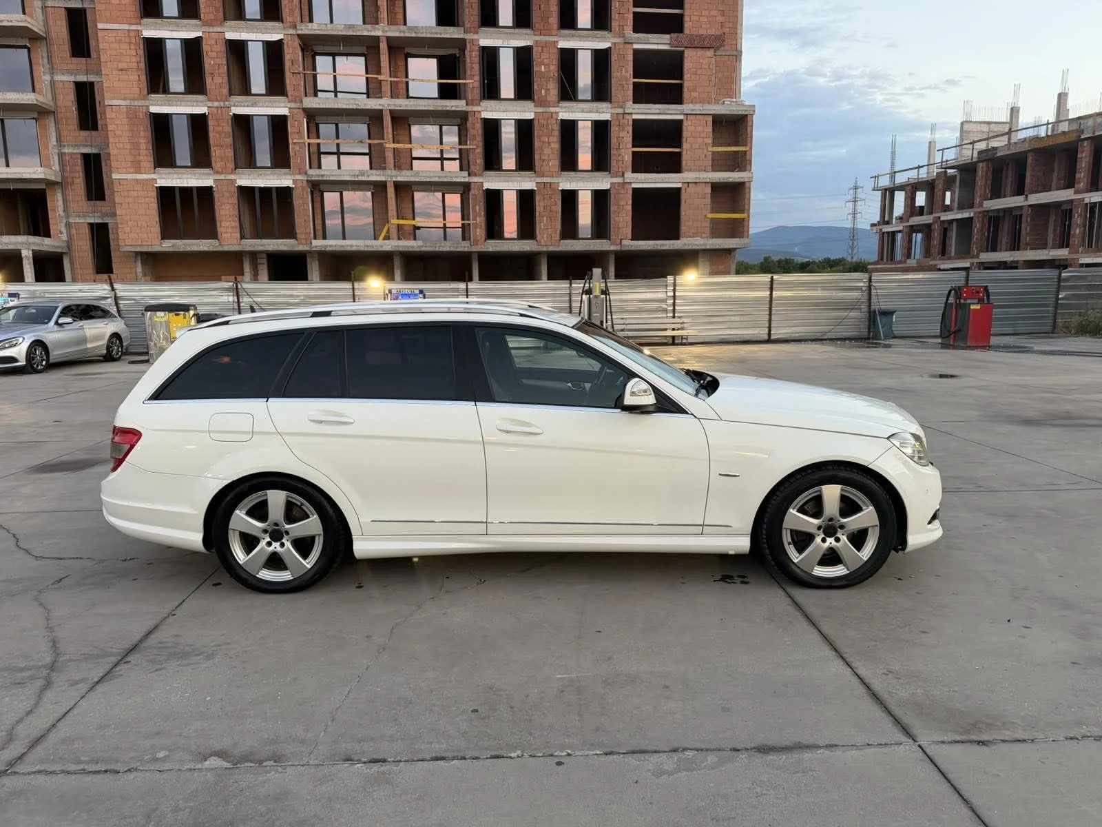 Mercedes-Benz C 220, снимка 3 - Автомобили и джипове - 55302501