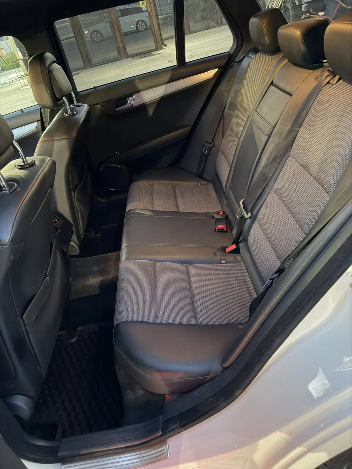 Mercedes-Benz C 220, снимка 10 - Автомобили и джипове - 55302501