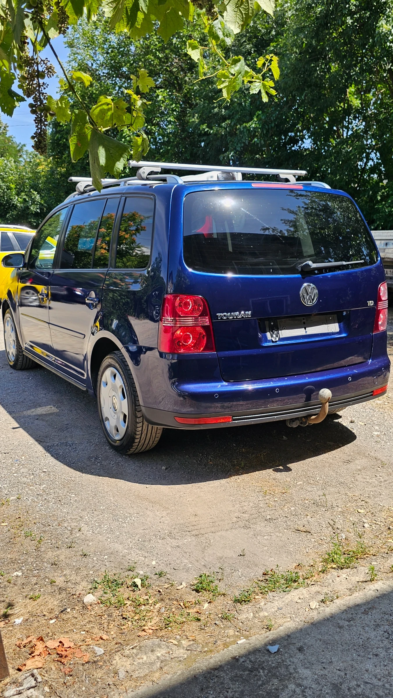 VW Touran 1.9TDI 105hp НОВ ВНОС, снимка 3 - Автомобили и джипове - 55391379