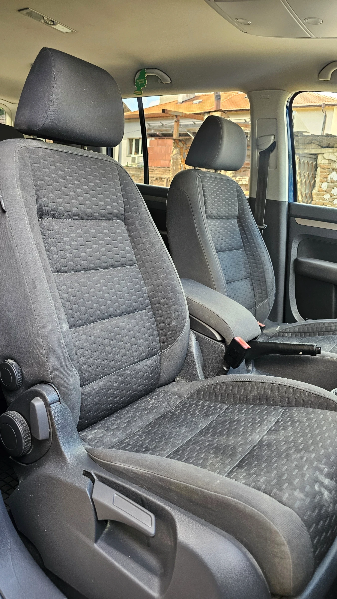 VW Touran 1.9TDI 105hp НОВ ВНОС, снимка 11 - Автомобили и джипове - 55391379