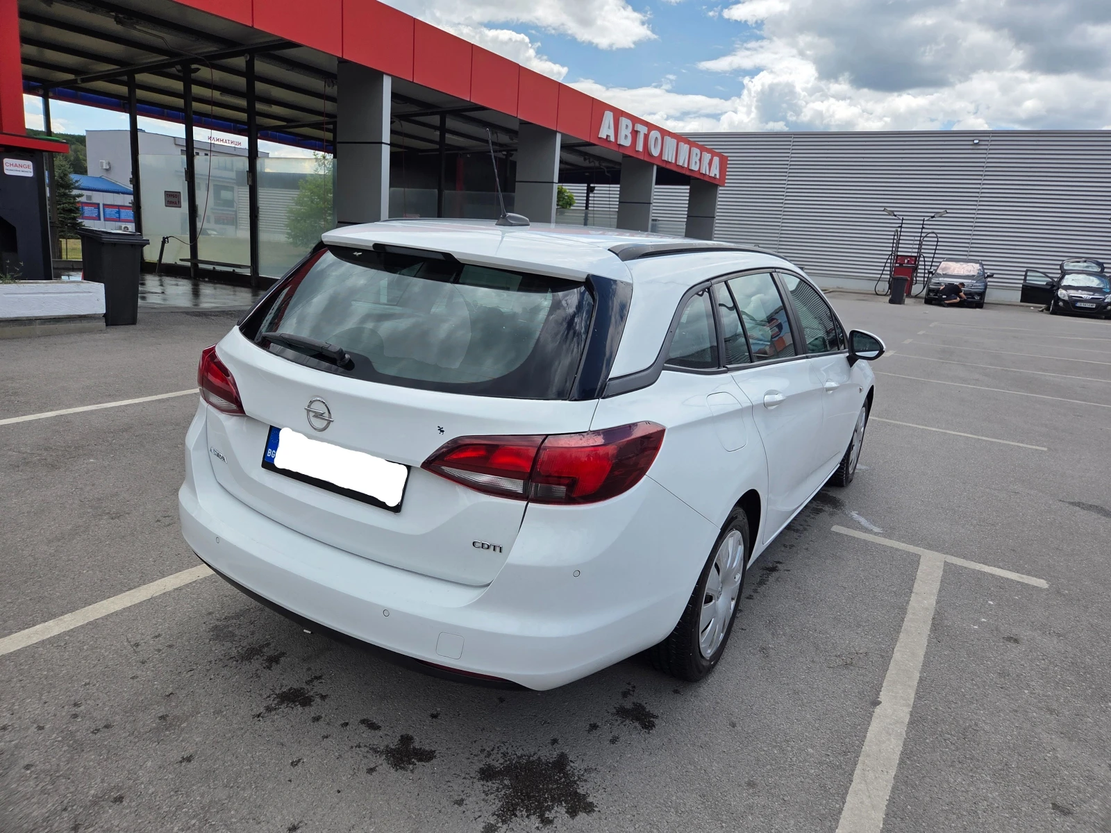 Opel Astra Sports Tourer, снимка 6 - Автомобили и джипове - 55423900
