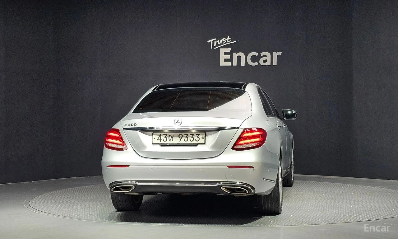 Mercedes-Benz E 300 ���������* �����* ���������* �����* 360������*  | Mobile.bg � ����������� 4