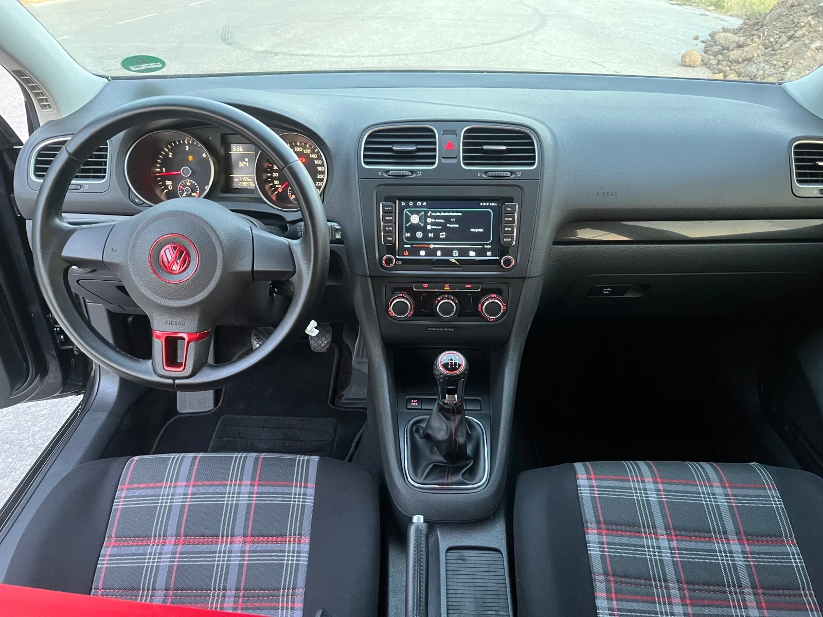 VW Golf 2.0 140k.c  R20 OPTIC, снимка 13 - Автомобили и джипове - 55684017