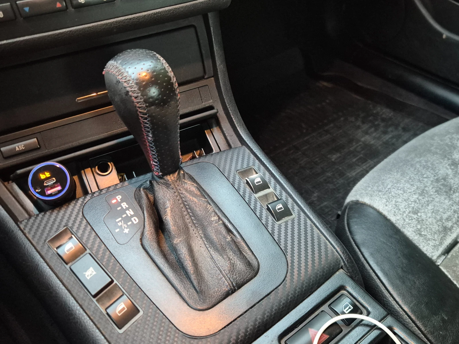 BMW 320, снимка 7 - Автомобили и джипове - 56011034
