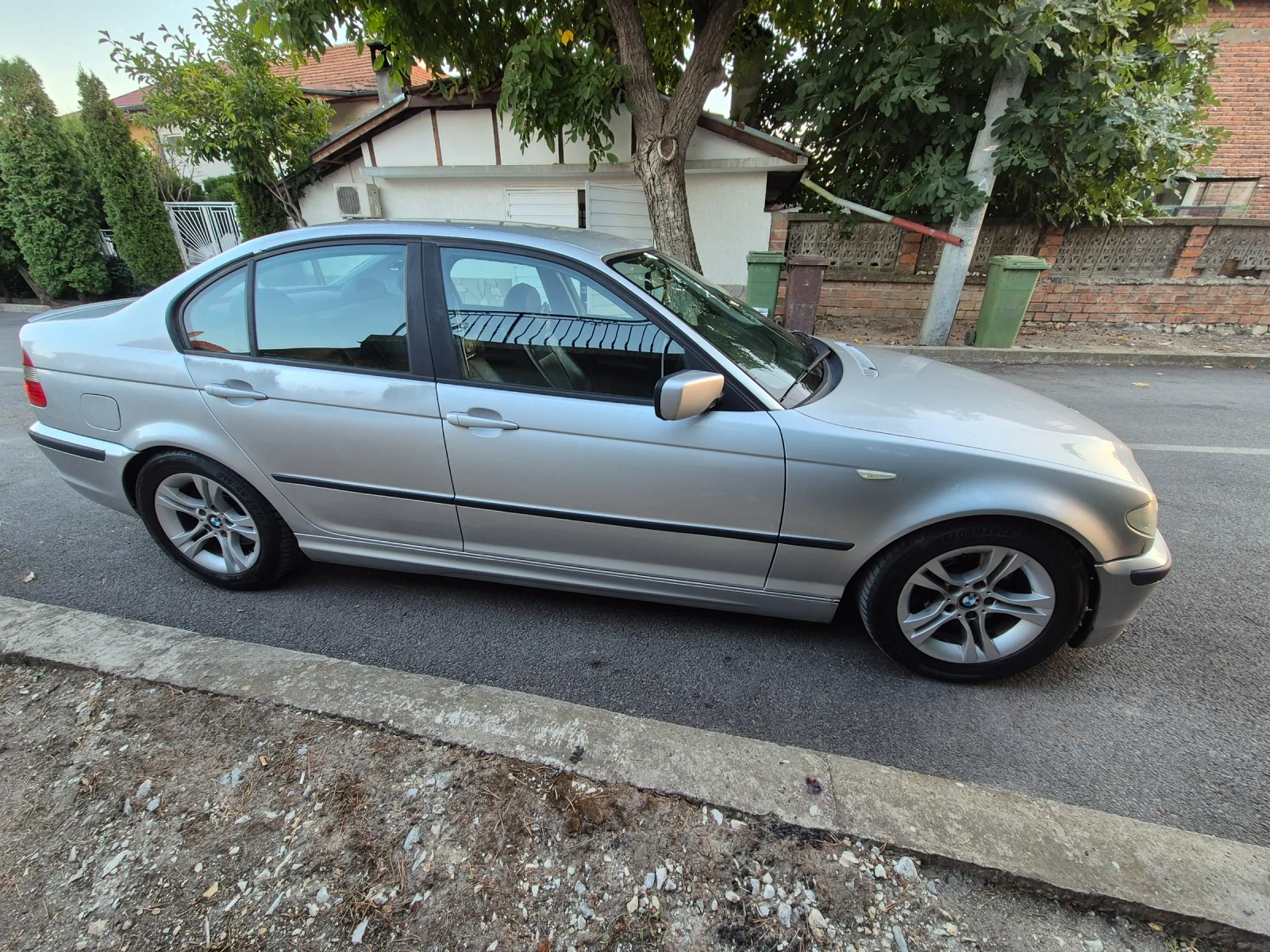 BMW 320, снимка 2 - Автомобили и джипове - 56011034