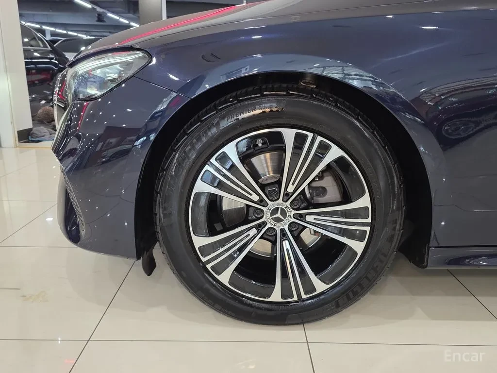 Mercedes-Benz E 200 ПАНОРАМА* 360 КАМЕРИ* ПОДГРЕВ* ОБДУХ* КРАЙНА ЦЕНА*, снимка 5 - Автомобили и джипове - 56411504