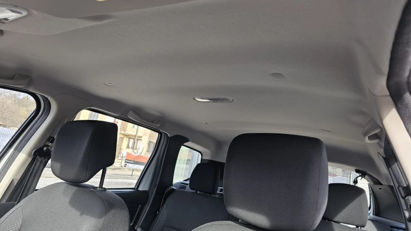 Dacia Duster 1.6i 4x4 6SP CH-СЕРВИЗНА ИСТ.-ТОП СЪСТ.-ЛИЗИНГ, снимка 9 - Автомобили и джипове - 50481790