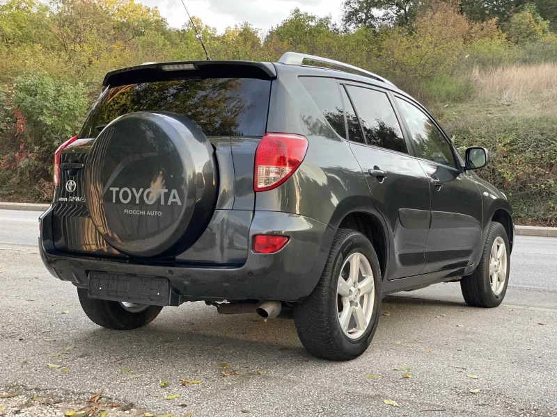 Toyota Rav4 2.0vVTI, КОЖА, LCD-TV, 4x4, ИТАЛИЯ, снимка 5 - Автомобили и джипове - 52068130