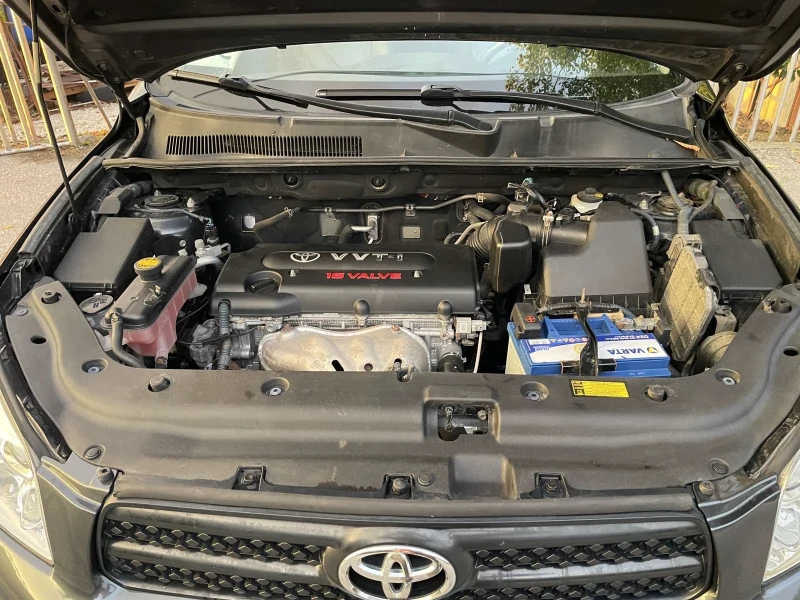 Toyota Rav4 2.0vVTI, КОЖА, LCD-TV, 4x4, ИТАЛИЯ, снимка 17 - Автомобили и джипове - 52068130