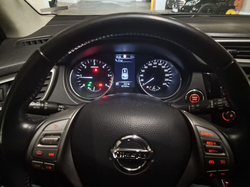 Nissan Qashqai, снимка 3 - Автомобили и джипове - 52347111