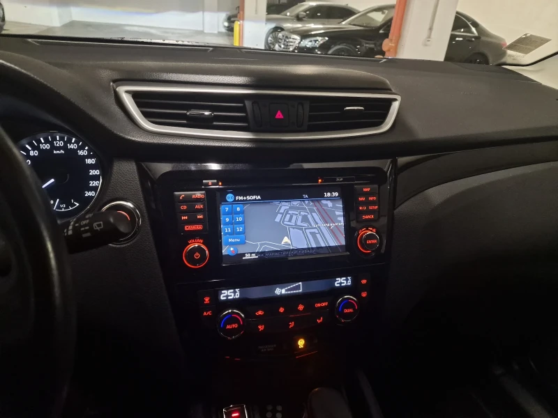 Nissan Qashqai, снимка 2 - Автомобили и джипове - 52347111