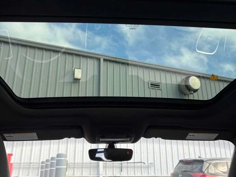 Audi Q3 * Technik * CARFAX * БЕЗ ПЪРВОНАЧАЛНА ВНОСКА, снимка 13 - Автомобили и джипове - 52932202